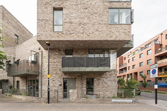 2 Bedroom Flat For Sale In Sutherland Road Path, Walthamstow, E17