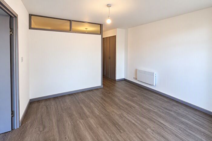 Studio To Rent In Holyhead Road, Birmingham, B21