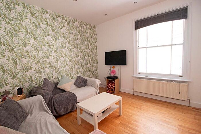 5 Bedroom Flat To Rent In Mansfield Road, Nottingham, NG15