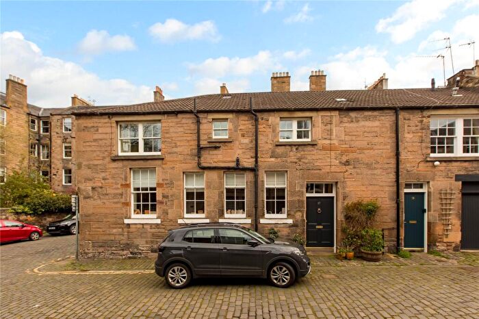 2 Bedroom Mews To Rent In Dean Park Mews, Edinburgh, Midlothian, EH4