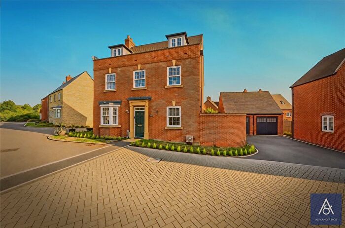 5 Bedroom Detached House For Sale In Foxhills Way, Brackley, Northamptonshire, NN13