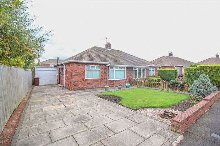 2 Bedroom Semi-Detached Bungalow To Rent In Kirkwood Place, Newcastle Upon Tyne, NE3