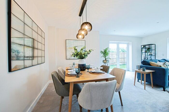 3 Bedroom Detached House For Sale In Christchurch Road, Ferndown, BH22