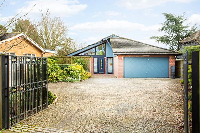 4 Bedroom Bungalow For Sale In Vicarage Lane, Blean, Canterbury, Kent, CT2