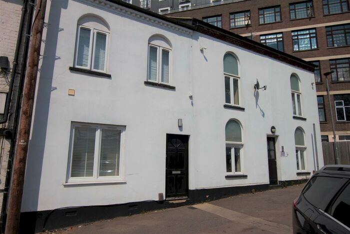 1 Bedroom Property To Rent In Room In Shared House, Midland Road, Luton, LU2