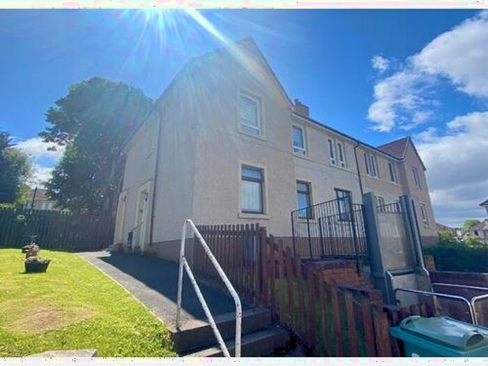 3 Bedroom Flat To Rent In Monkland Street, Airdrie, ML6