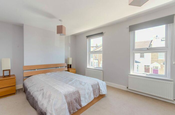 4 Bedroom Property To Rent In Purcell Crescent, Fulham, London, SW6