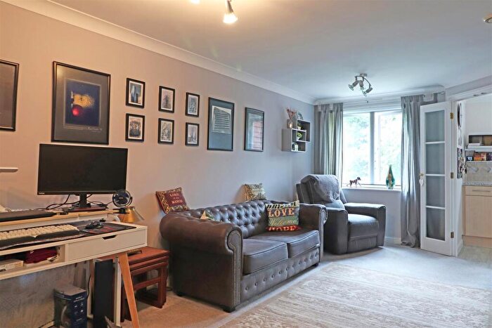 1 Bedroom Retirement Property For Sale In Linkfield Lane, Redhill, RH1