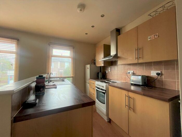 1 Bedroom Flat To Rent In Perry Street, Northfleet, Kent, DA11