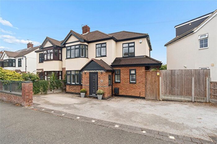 4 Bedroom Semi Detached House For Sale In Granton Avenue, Upminster, RM14