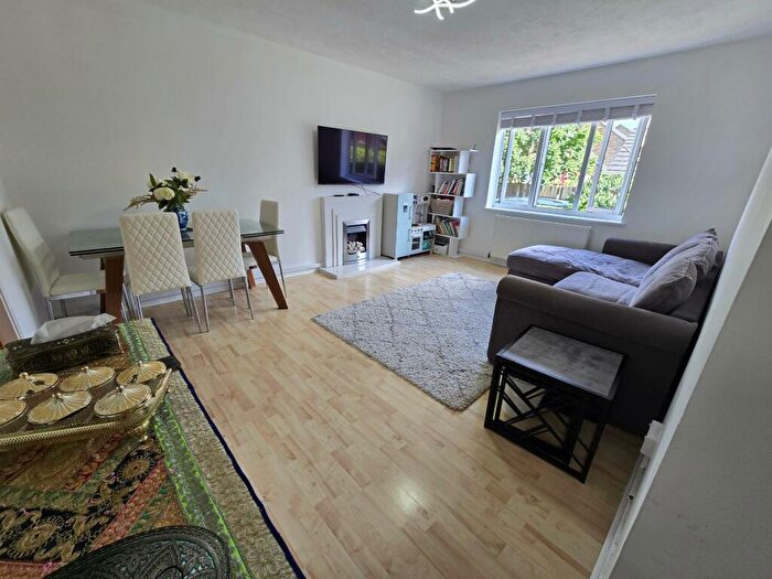 2 Bedroom Apartment To Rent In Mill Green Road, Mitcham, London, CR4
