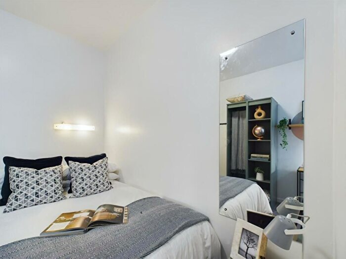 4 Bedroom Flat To Rent In China Street, Lancaster, LA1