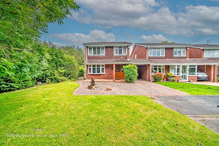 3 Bedroom Link Detached House For Sale In Deanery Close, Shareshill, Wolverhampton, WV10