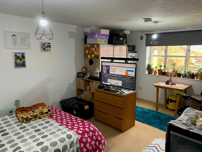 1 Bedroom Flat To Rent In Marmet Avenue, Letchworth Garden City SG6