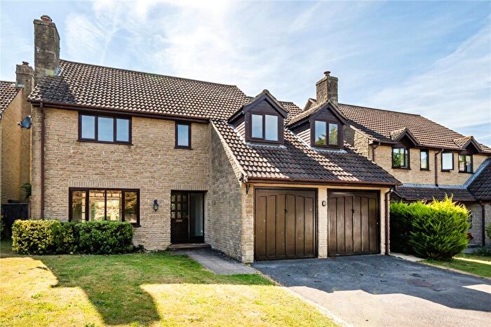 5 Bedroom Detached House For Sale In Cloverhay, Yetminster, Sherborne, DT9
