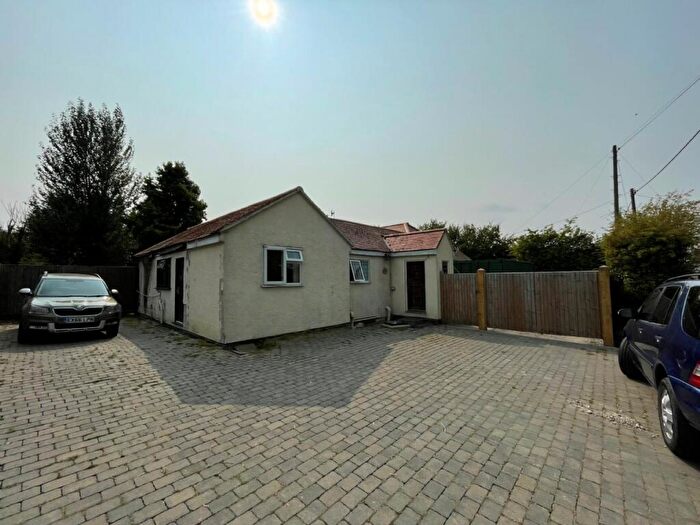 3 Bedroom Detached Bungalow For Sale In The Street, Kirby-le-soken, CO13