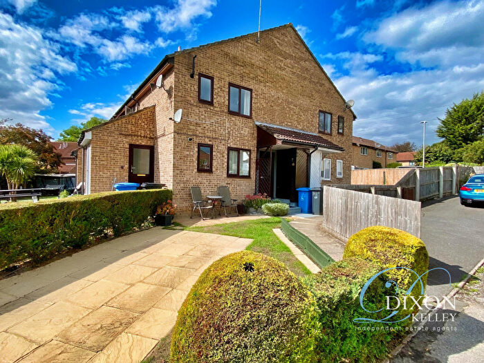 1 Bedroom Flat For Sale In Marquis Way, Bearwood, Bournemouth, Dorset, BH11