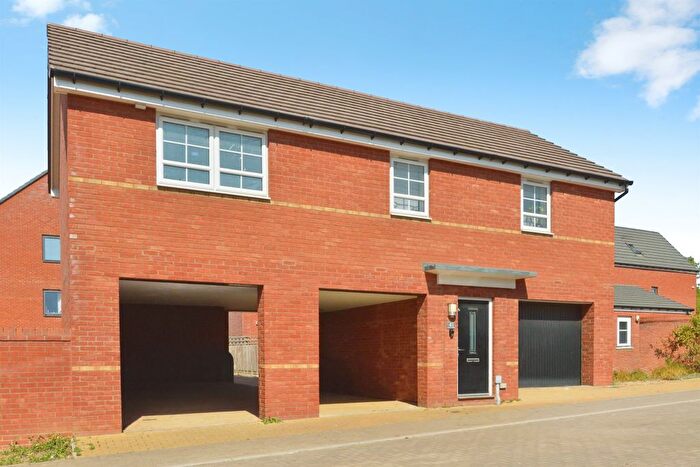 2 Bedroom Flat For Sale In Saturn Avenue, Fairfields, Milton Keynes, MK11