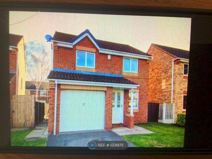 3 Bedroom Detached House To Rent In Langsett Court, Doncaster, DN4