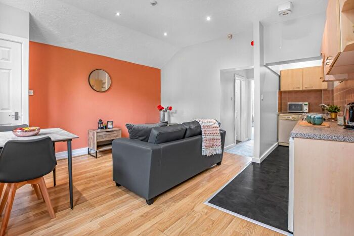 1 Bedroom Flat To Rent In Vinery Road, Leeds, LS4