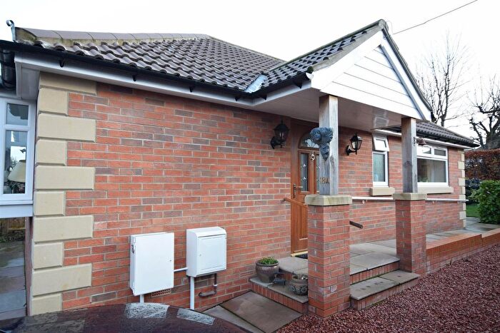 2 Bedroom Detached Bungalow To Rent In Hackness Drive, Scarborough, YO12