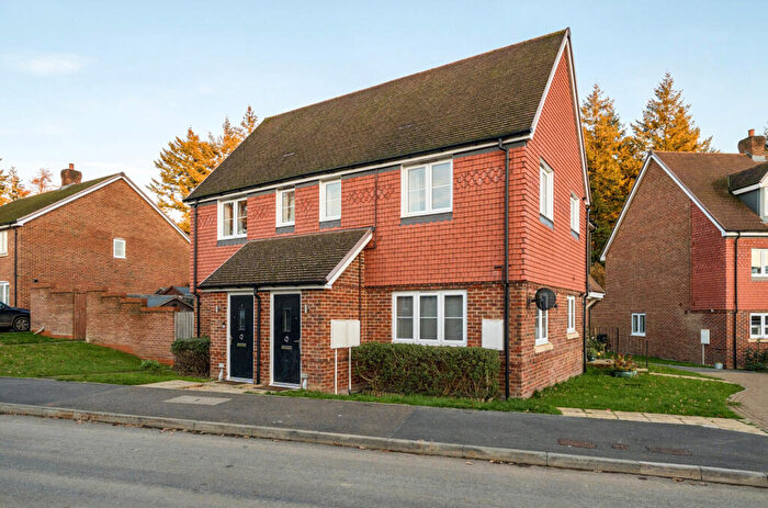 1 Bedroom Maisonette For Sale In Holland Drive, Medstead, Alton, Hampshire, GU34
