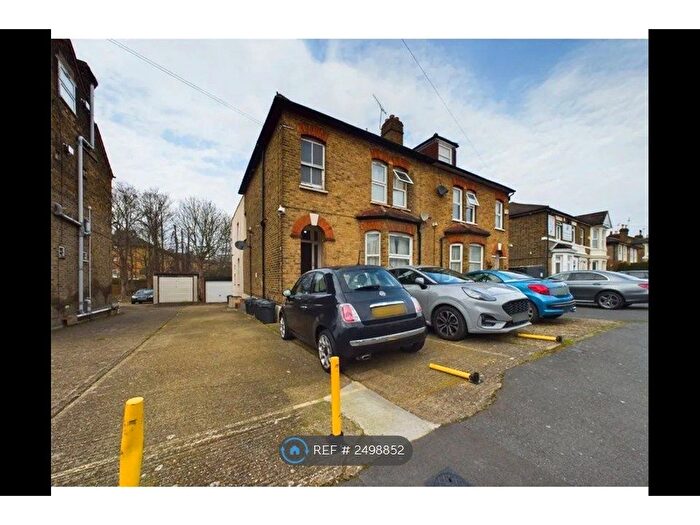 1 Bedroom Flat To Rent In Eastern Road, Romford, RM1