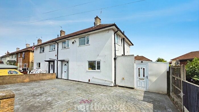 3 Bedroom Semi-Detached House For Sale In Barnby Dun Road, Wheatley, Doncaster, DN2