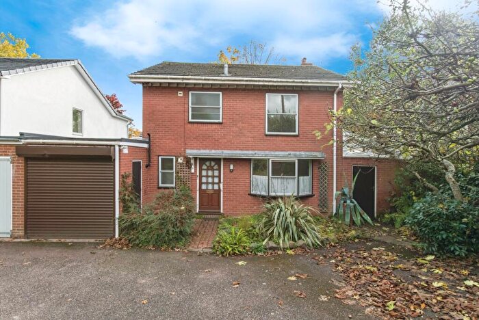 3 Bedroom Link Detached House For Sale In Thornton Hill, Exeter, Devon, EX4