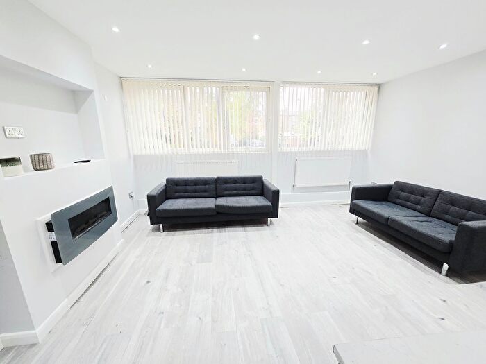 3 Bedroom Flat To Rent In Atholl House, Maida Vale, W9
