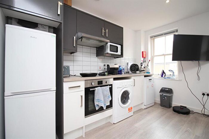 Flat To Rent In Havelock Street, Canterbury, CT1