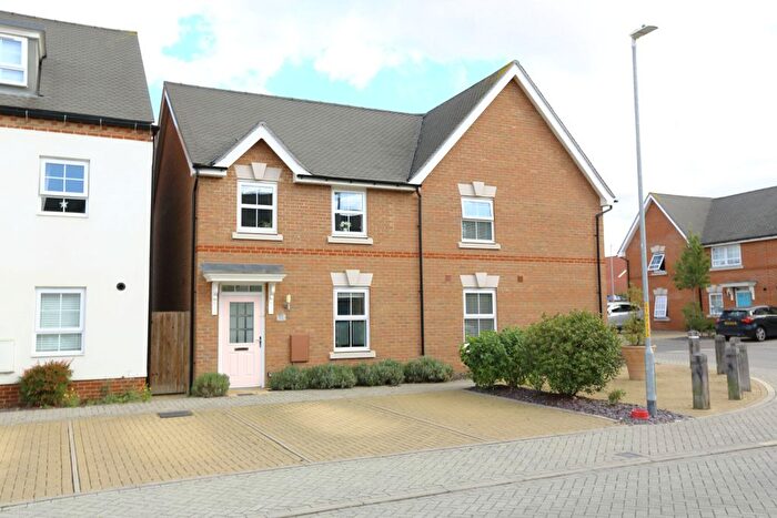 3 Bedroom Semi-Detached House For Sale In Tettenhall Way, Faversham, ME13