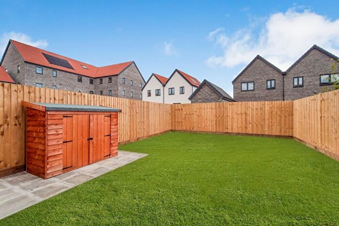 3 Bedroom End Of Terrace House For Sale In Littlemoor Road, Weymouth, DT3