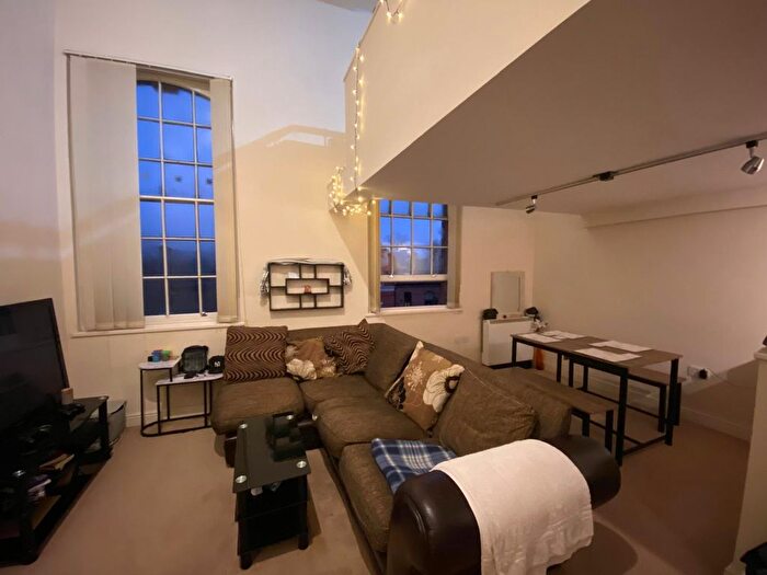 2 Bedroom Flat To Rent In Highcroft Hall, Highcroft Road, Birmingham, B23