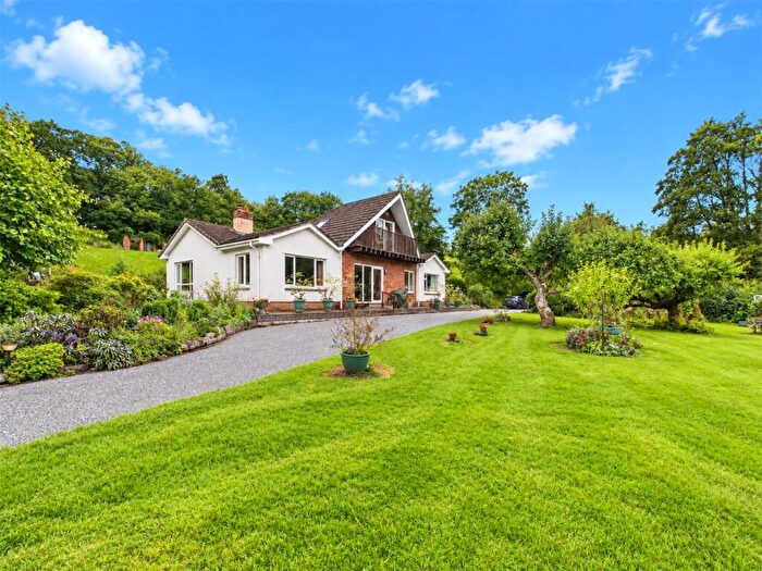 4 Bedroom Bungalow For Sale In Lower Washfield, Tiverton, Devon, EX16