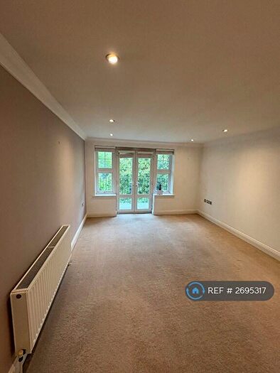 2 Bedroom Flat To Rent In Alumhurst Road, Bournemouth, BH4