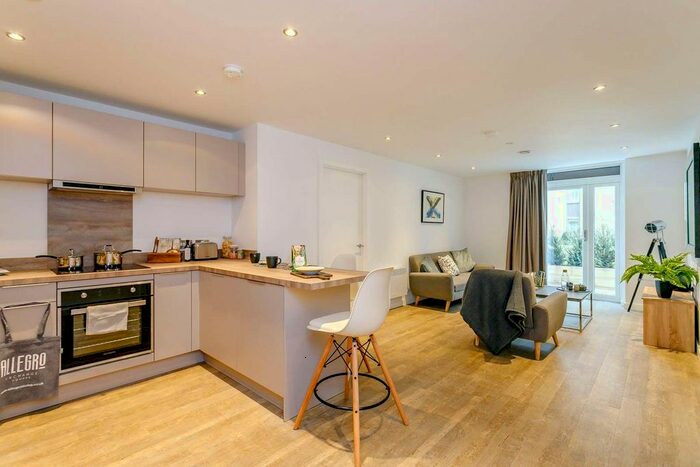 2 Bedroom Flat To Rent In The Priory Queensway, Birmingham, B4