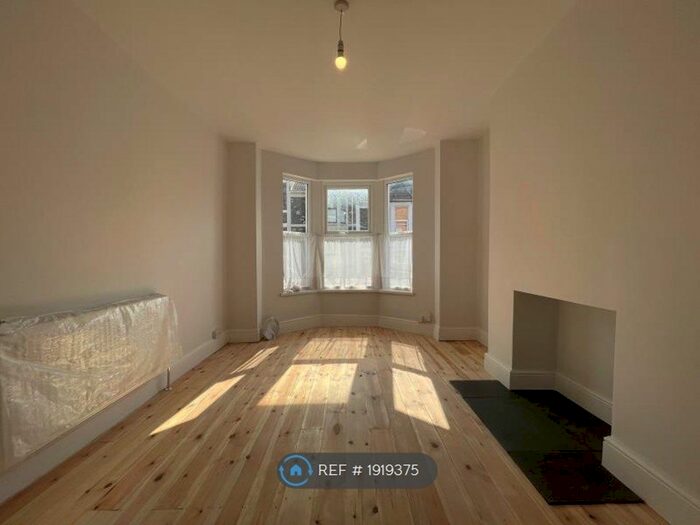 3 Bedroom Terraced House To Rent In Palmyra Road, Bristol, BS3