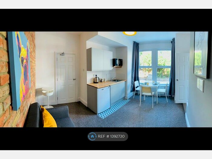 1 Bedroom Flat To Rent In Honiton Road, Southend-On-Sea, SS1