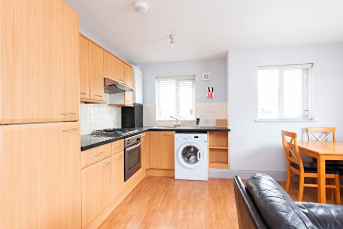 1 Bedroom Apartment To Rent In Alden Crescent, Headington, OX3