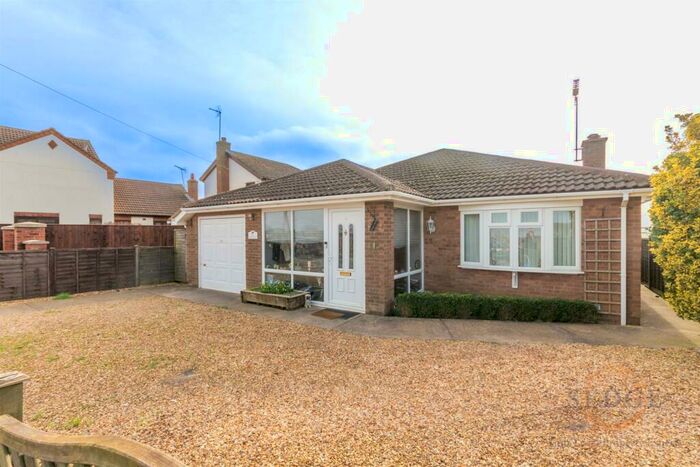 3 Bedroom Detached Bungalow For Sale In Roman Bank, Gedney Dyke, Spalding, PE12