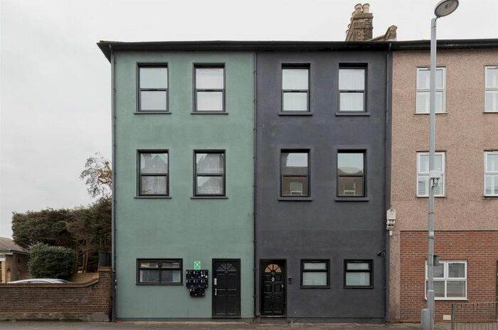 1 Bedroom Flat To Rent In St. James's Street, London, E17