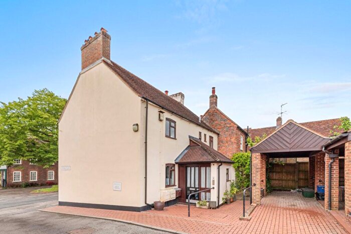 1 Bedroom Flat For Sale In Aylesbury Road, Wendover, HP22