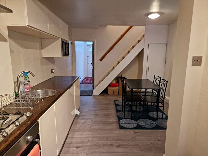 3 Bedroom Terraced House For Sale In Higham Road, Chesham, HP5