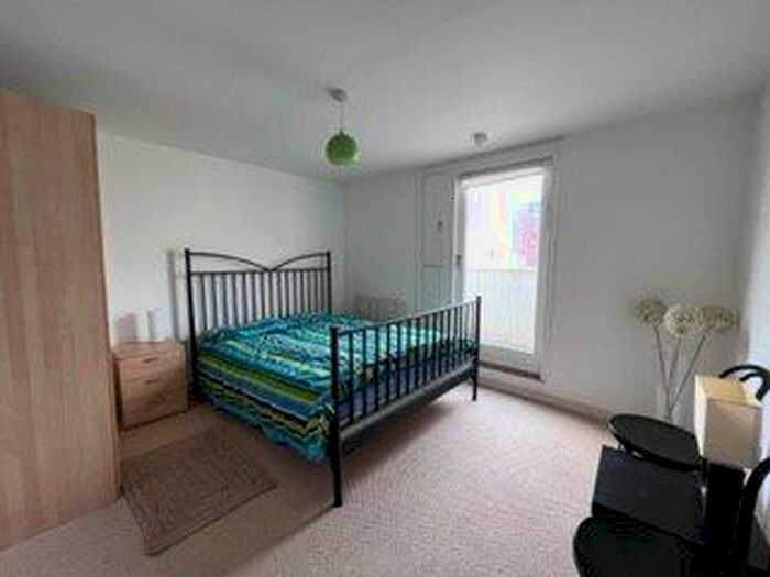 2 Bedroom Property To Rent In Royal Quay, Liverpool, L3