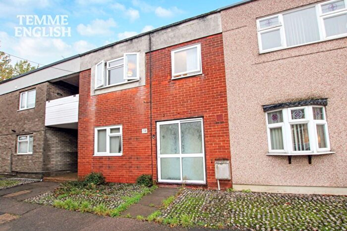 3 Bedroom Terraced House For Sale In Pomfret Mead, Basildon, SS14