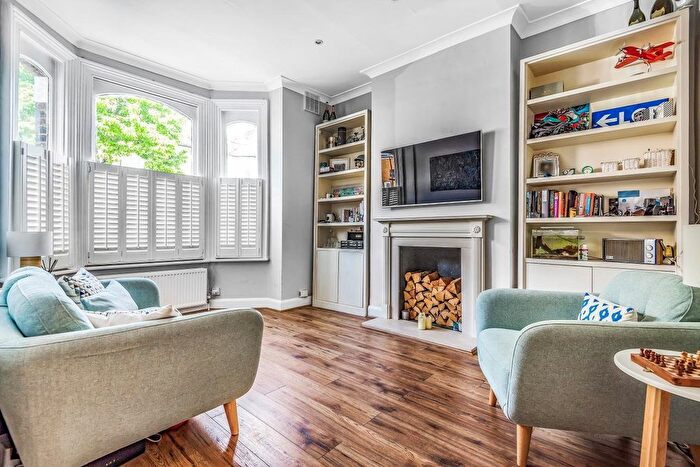 1 Bedroom Flat For Sale In Harbut Road, Battersea, London, SW11