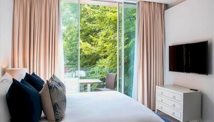 2 Bedroom Flat To Rent In Green Street, Mayfair, London, W1K