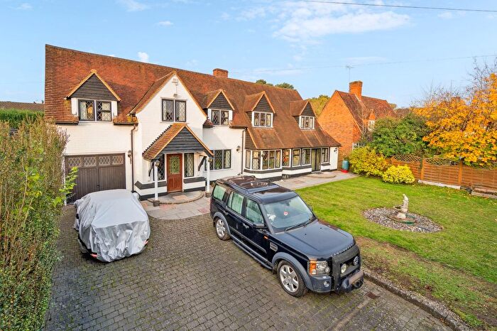 5 Bedroom Detached House To Rent In Elm Close, Farnham Common, SL2