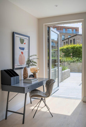 2 Bedroom Flat For Sale In Inglis Way, Mill Hill, NW7